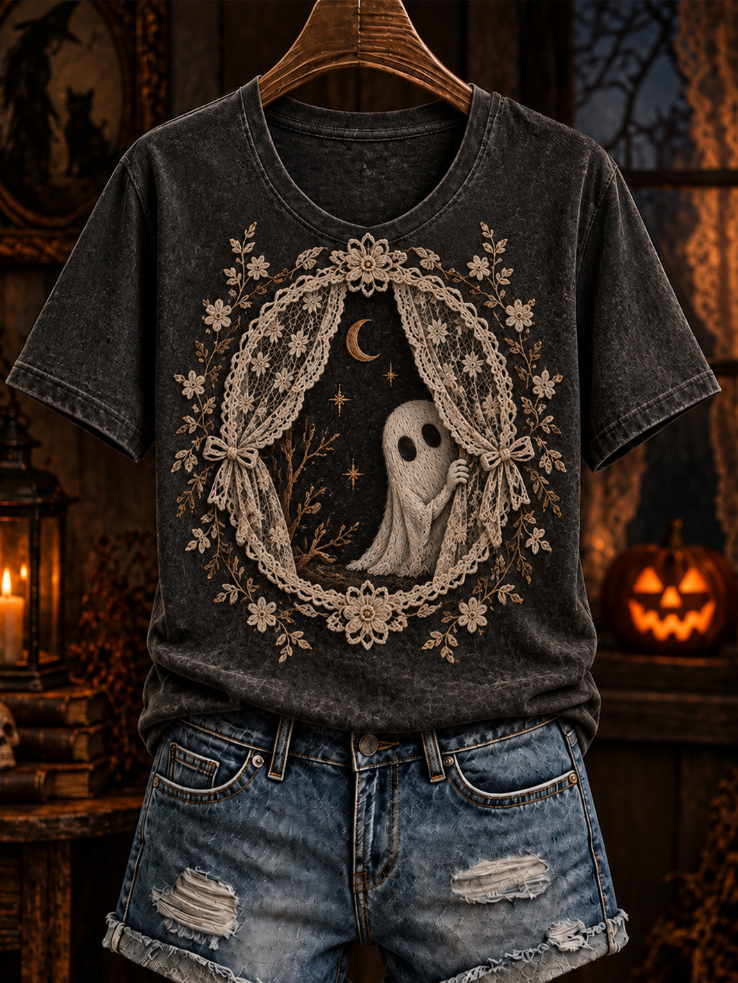 Women's Halloween Gothic-style lace and Boo pattern print casual short-sleeve T-shirt.
